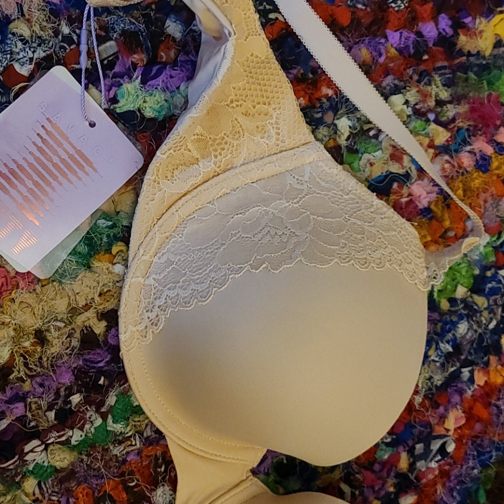 Brand New never worn Savage X Fenty Bra